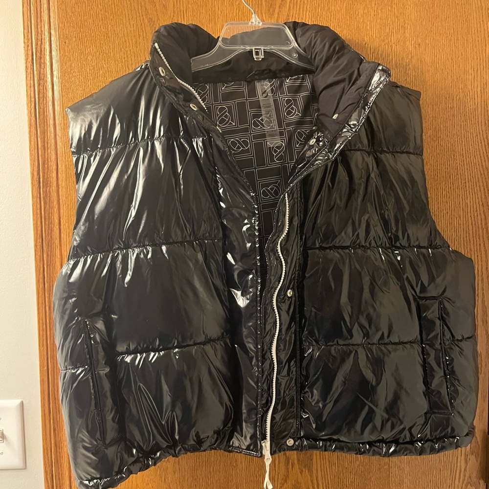 Lou & Grey Shiny Black Puffer Vest